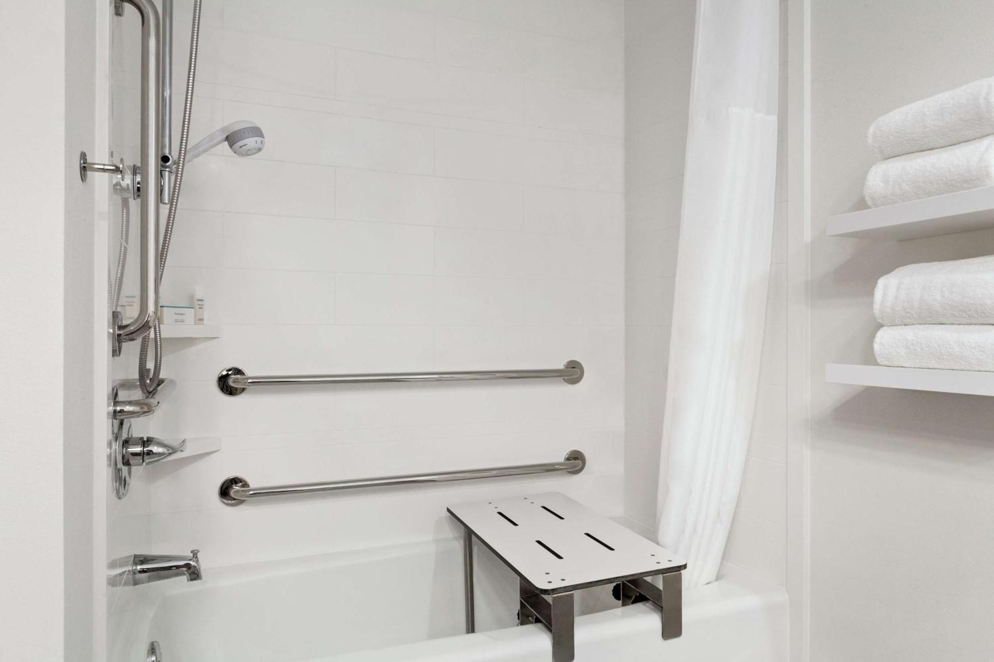 Hampton By Hilton Oklahoma City I-40 East- Tinker Afb Midwest City Bagian luar foto