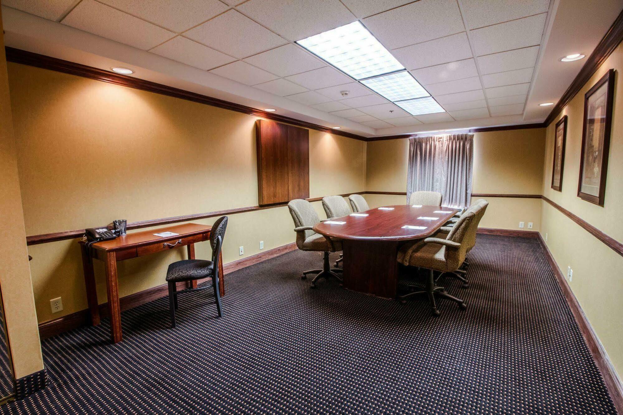 Hampton By Hilton Oklahoma City I-40 East- Tinker Afb Midwest City Bagian luar foto